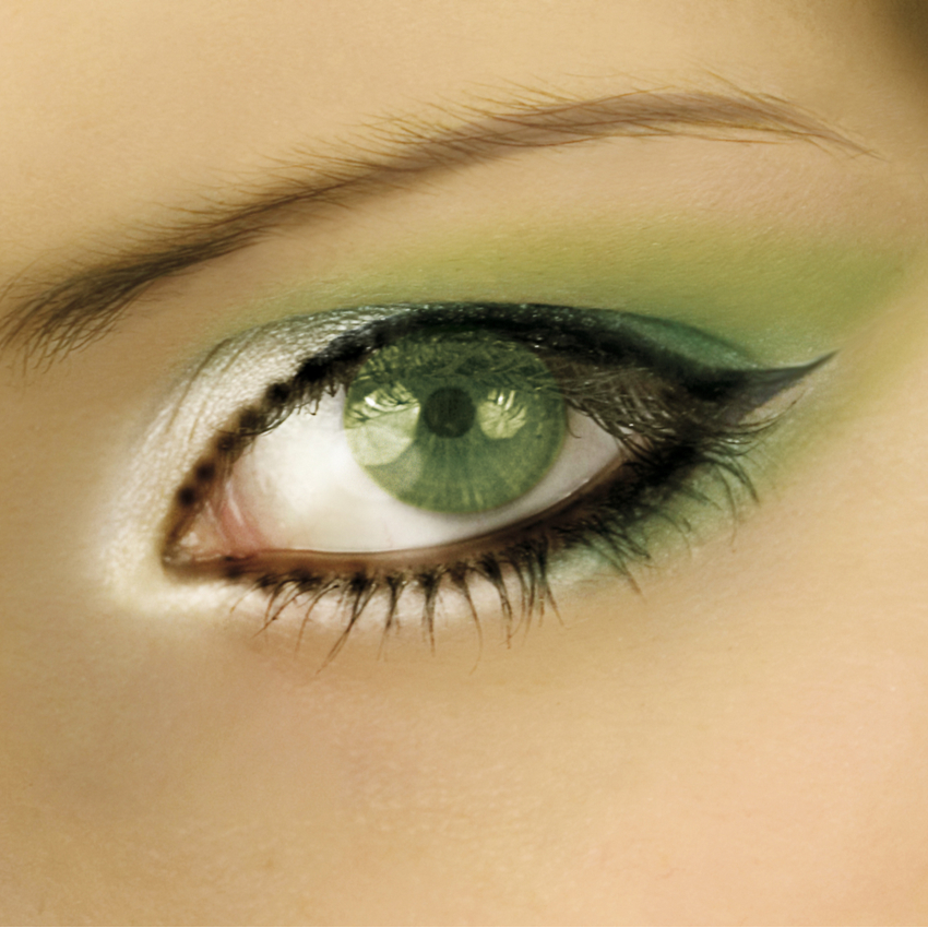 Макияж для зеленых глаз: варианты для темно- и светловолосых девушек