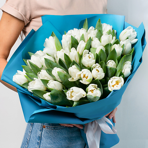 ЛЭТУАЛЬ FLOWERS Букет из белых тюльпанов 35 шт. лэтуаль flowers букет из высоких красно белых роз эквадор 35 шт 70 см