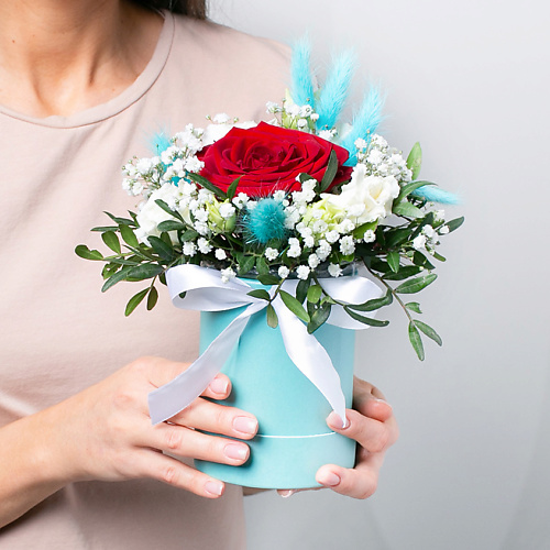 ЛЭТУАЛЬ FLOWERS Тиффани лэтуаль flowers композиция из роз и гвоздик в коробке тайное признание