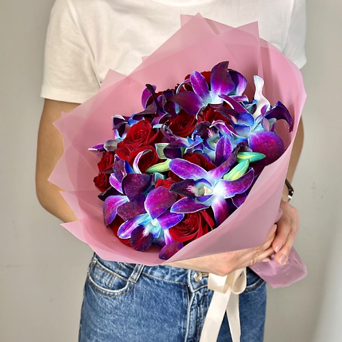 ЛЭТУАЛЬ FLOWERS Букет из космических орхидей и бордовых роз миром правит закон космических резонансов