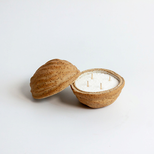 LA PALME ARTISAN CERAMICA Свеча авторская в грецком орехе из керамики 1.0 la palme artisan ceramica свеча насыпная овальная сандал 1