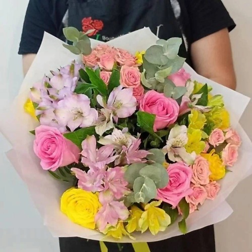VORNIKOV BOUQUETS Букет с розами Весеннее чувство vornikov bouquets букет с розами райское наслаждение