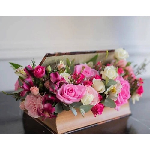 VORNIKOV BOUQUETS Цветы в коробке Книга о любви vornikov bouquets композиция в коробке яркие эмоции