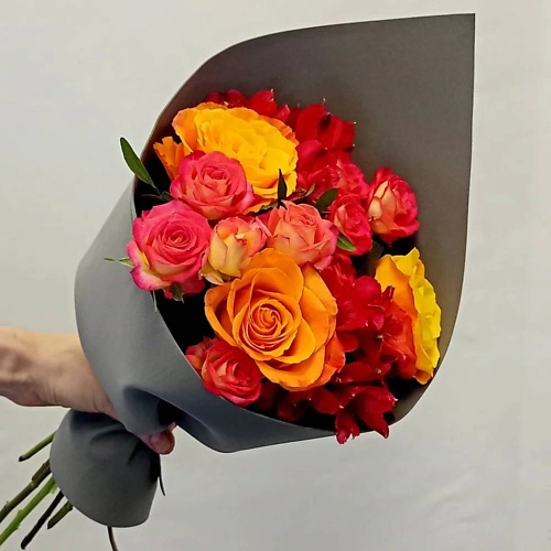 VORNIKOV BOUQUETS Букет с розами Ангелок кукла интерьерная гном в колпаке с ромашкой и розами 36х7х6 см см