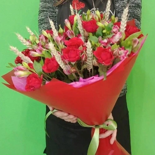 VORNIKOV BOUQUETS Букет с розами Рубиновый браслет амарант овощной рубиновый букет декоративный огород