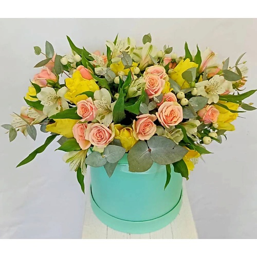 VORNIKOV BOUQUETS Цветы в коробке Цветочный вальс vornikov bouquets корзина с цветами цветочный сад