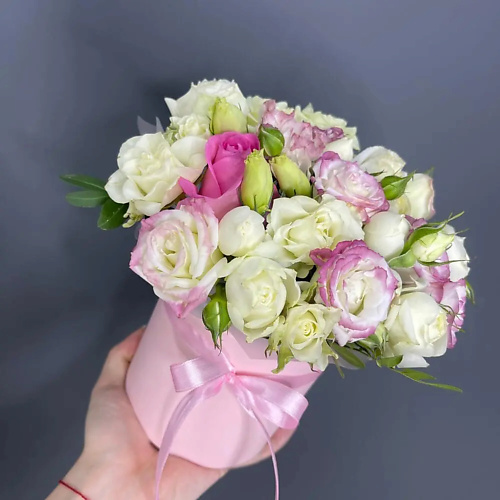 PINKBUKET Коробочка с комплиментами из эустомы, розы и кустовой розы pinkbuket коробочка box adel из розы и кустовой розы