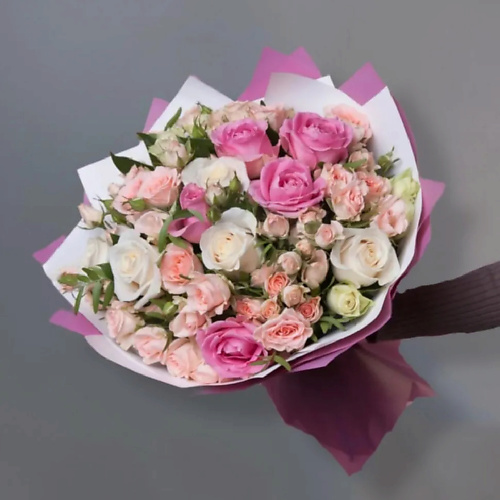PINKBUKET Букет из кустовых роз Love Story pinkbuket коробочка из кустовых роз и гортензии box milari