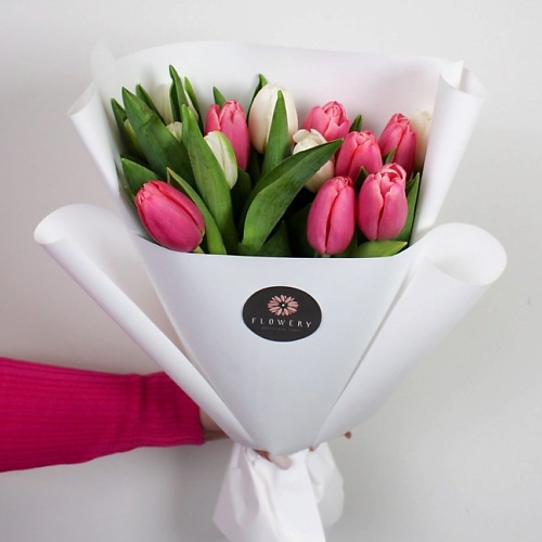 FLOWERY Моно букет из 15 тюльпанов путешествия по эрмитажу царица тюльпанов