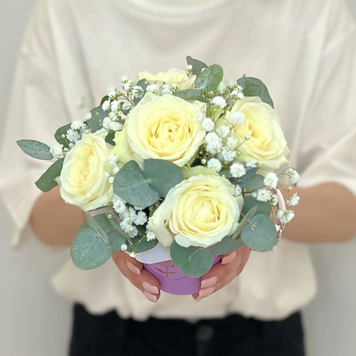 ЛЭТУАЛЬ FLOWERS Букет из роз, гипсофилы и Эвкалипта в стакане Жасмин лэтуаль flowers букет из разно ных роз 35 шт 40 см