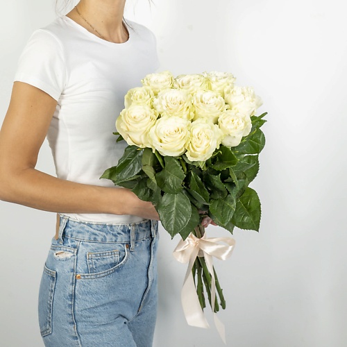 ЛЭТУАЛЬ FLOWERS Букет из высоких белых роз Эквадор 11 шт. (70 см) лэтуаль flowers букет из высоких белых роз эквадор 45 шт 70 см