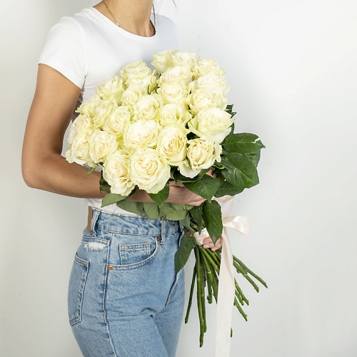 ЛЭТУАЛЬ FLOWERS Букет из высоких белых роз Эквадор 35 шт. (70 см) лэтуаль flowers букет живых ов из гортензии