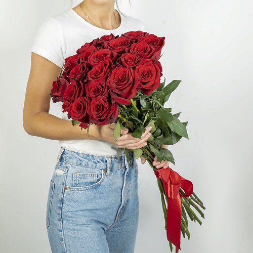ЛЭТУАЛЬ FLOWERS Букет из высоких красных роз Эквадор 19 шт. (70 см) лэтуаль flowers букет из персиковых роз 71 шт 40 см