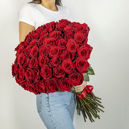 ЛЭТУАЛЬ FLOWERS Букет из высоких красных роз Эквадор 51 шт. (70 см) мини открытка с днём рождения глиттер букет роз 6 5х6 5 см