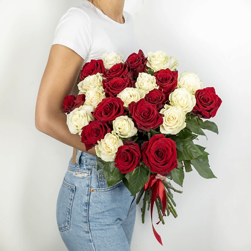 ЛЭТУАЛЬ FLOWERS Букет из высоких красно-белых роз Эквадор 25 шт. (70 см) мягкая подвеска эльф 8х14 см красно зелёный