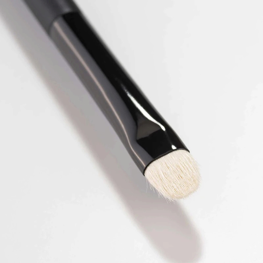 фото Artdeco профессиональная кисть для теней eyeshadow brush premium quality