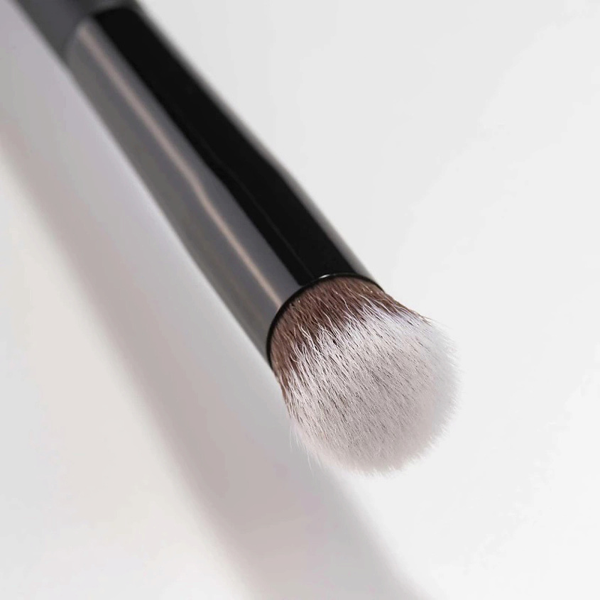 фото Artdeco кисть для макияжа concealer & camouflage brush