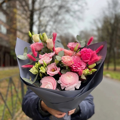 

LE BOUQUET Букет из ранункулюсов пионовидных роз и эустомы, Букет из ранункулюсов пионовидных роз и эустомы