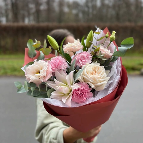 LE BOUQUET Букет для мамы из лилии лизиантусов диантусов и роз