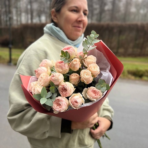 LE BOUQUET Букет из пионовидных и кустовых роз