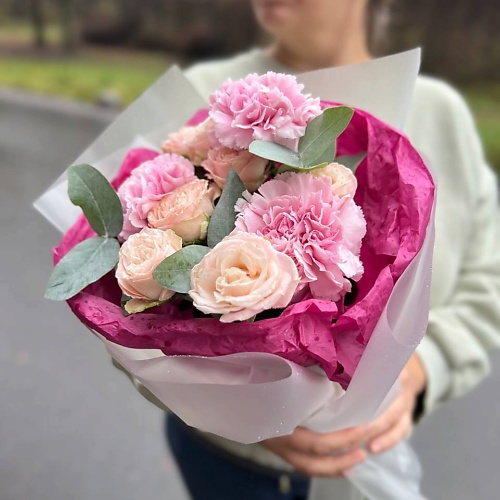 LE BOUQUET Яркий букет для мамы из гвоздик и пионовидных роз