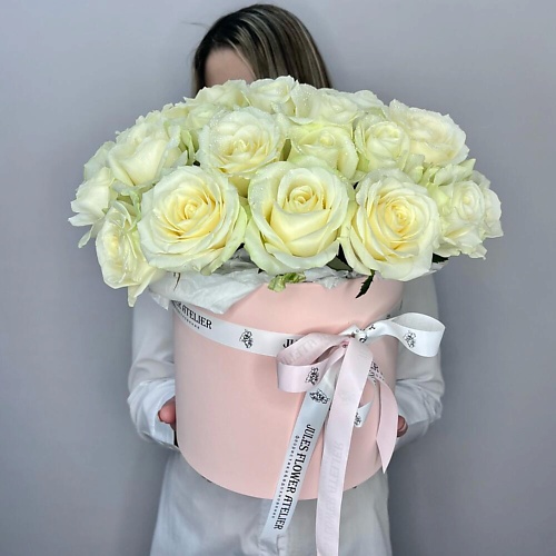 

JULES FLOWER ATELIER Белые розы в коробке, Белые розы в коробке