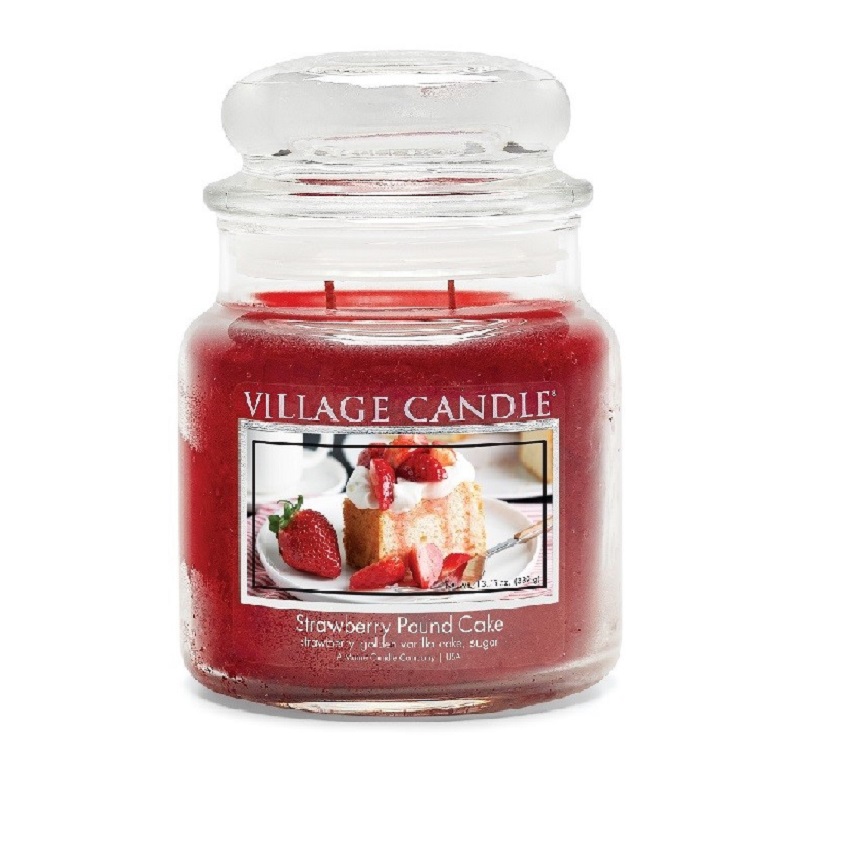 фото Village candle ароматическая свеча "strawberry pound cake", средняя